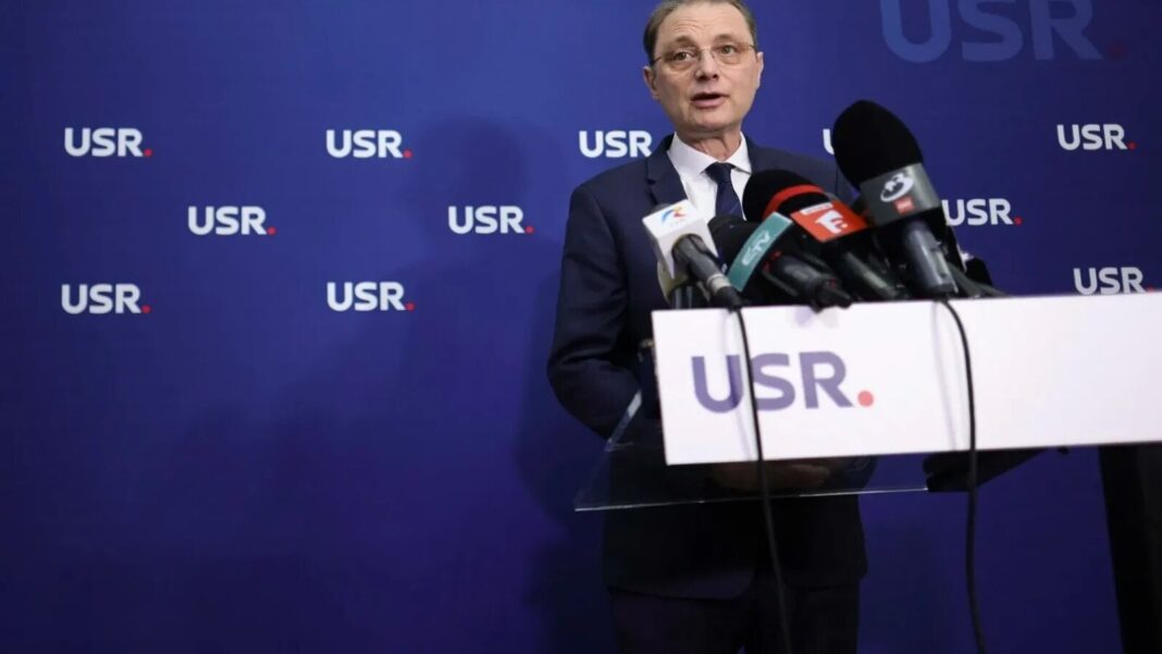 USR Decide Soarta Guvernului Niculescu